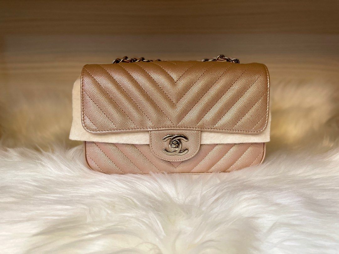 Chanel 17b on sale rose gold mini