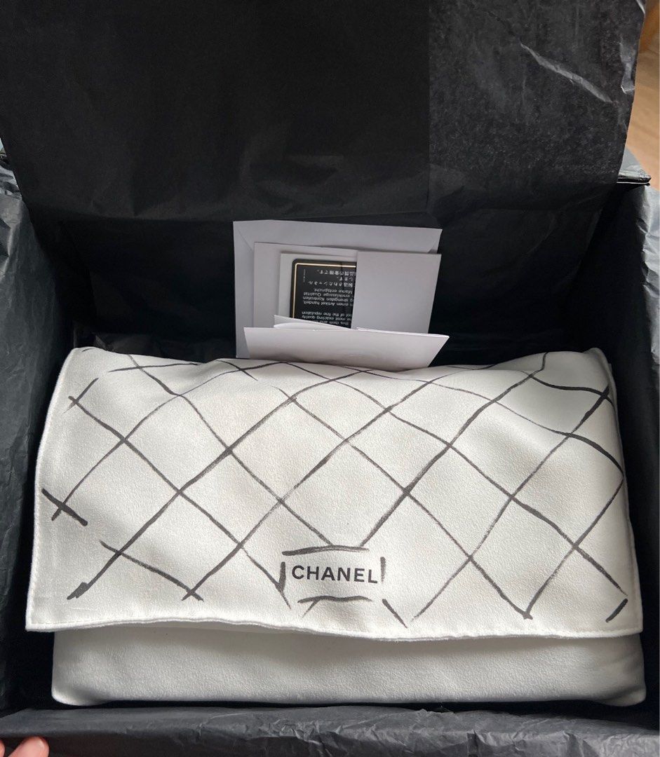 Chanel Double Flap Caviar (Category: Luxury Bags & Wallets) located in Makati City. Submitted by sparks.joy (Listing ID 1269344319, Image 3). Description: Unused condition Series 26 Complete inclusion with receipt Still with plastic films and store tags With entrupy, guaranteed authentic💯 Store price now is at 650k.