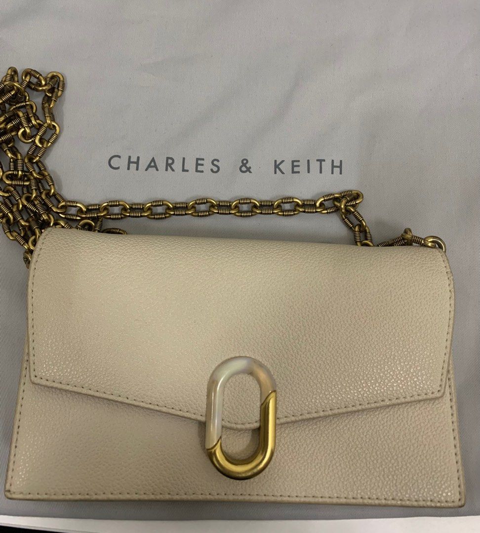 Charles and keith sling bag price discount