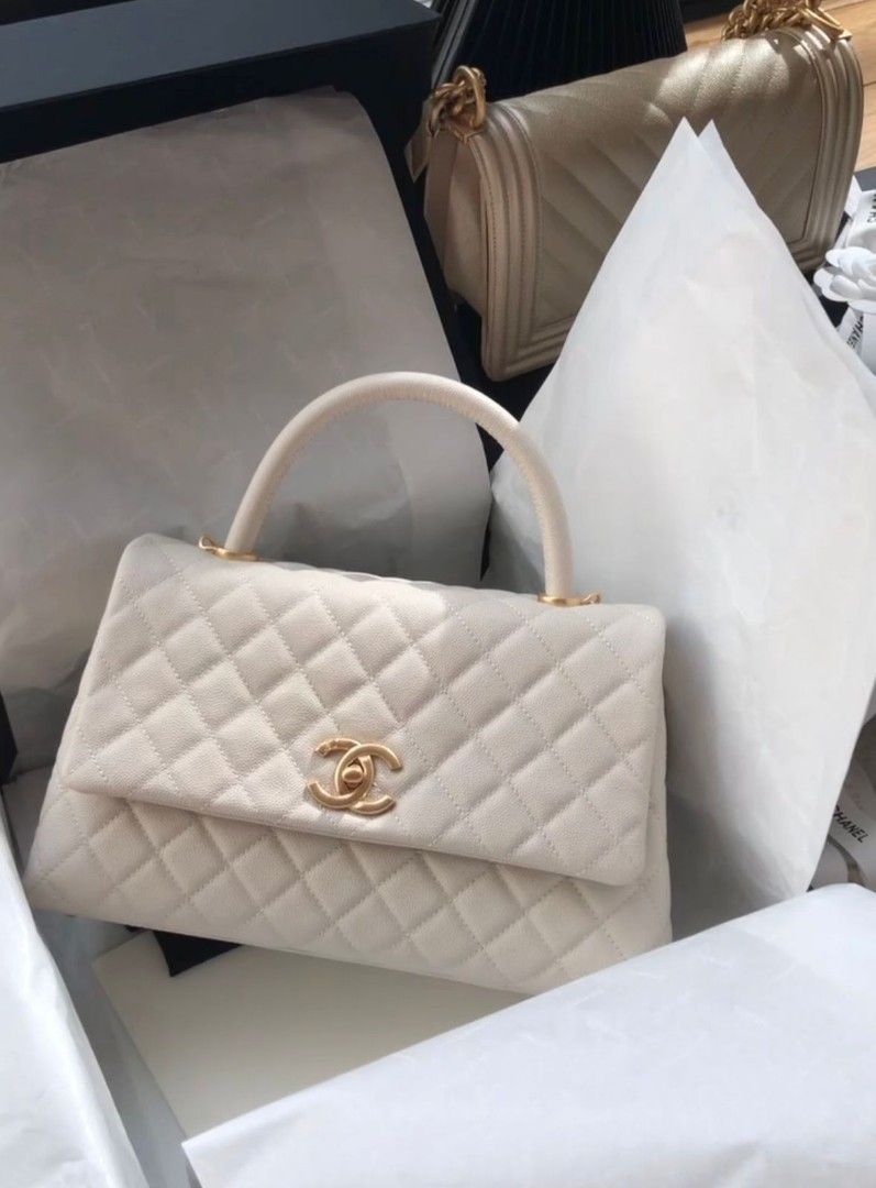 COCO HANDLE C H A N E L LARGE WHITE IVORY CAVIAR onhand full set (Category: Luxury Bags & Wallets) located in Taguig. Submitted by blonde2go (Listing ID 1269329111, Image 1). Description: .