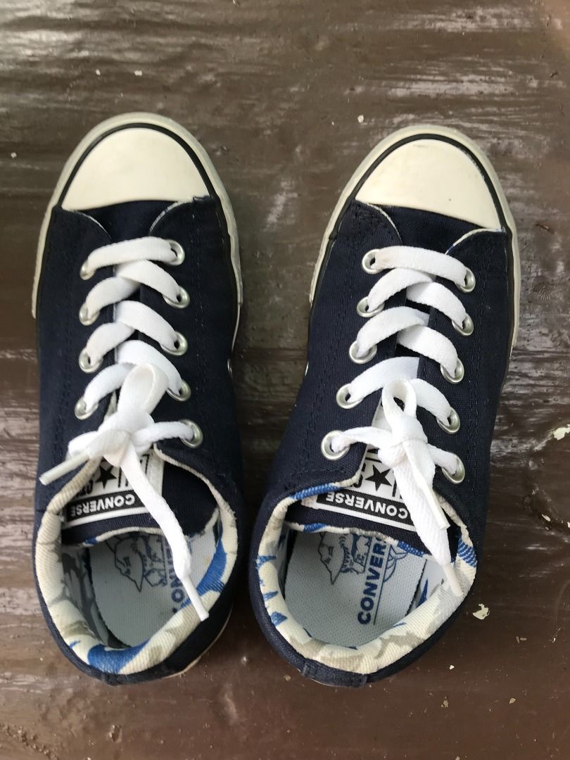 Converse All Star teenager shoes. Size US2 UK1.5 CM 20.5. In good condition. Babies Kids Babies Kids Fashion on Carousell