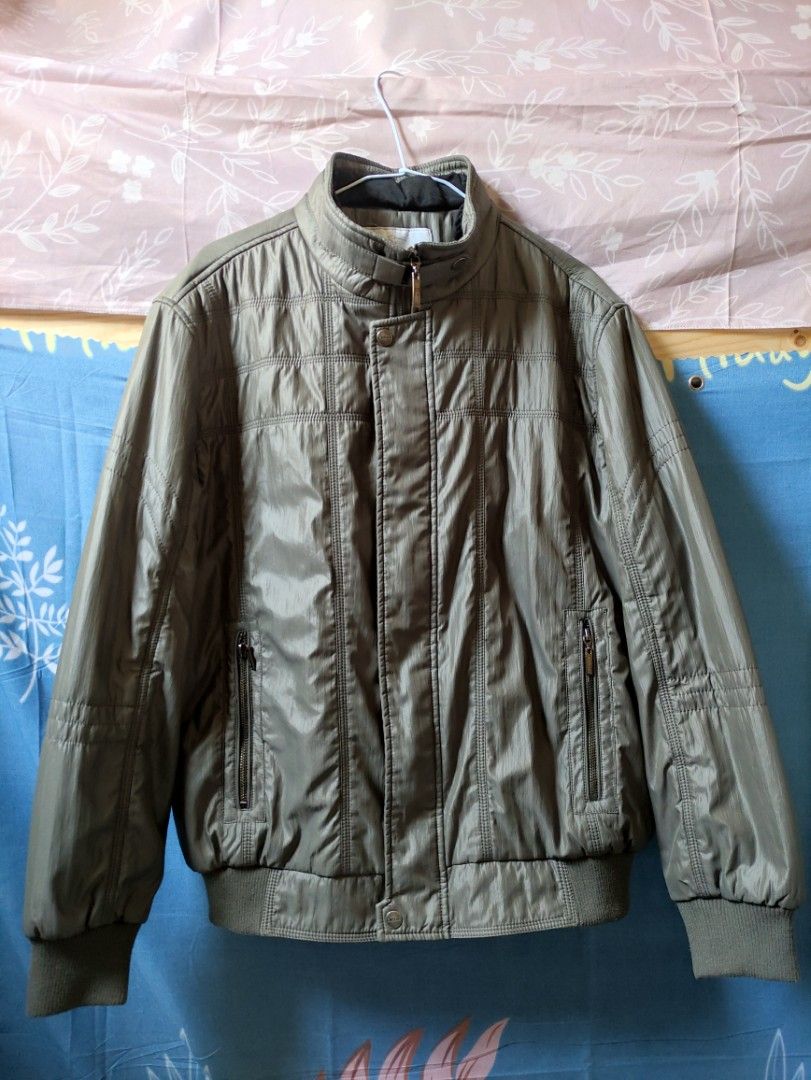 Cumar Jacket (Category: Coats, Jackets and Outerwear) located in Manila. Submitted by odi.xo (Listing ID 1269399140, Image 1). Description: .