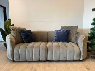 (Category: ) located in . Submitted by jelebu (Listing ID 1269360657, Image 1). Description: .