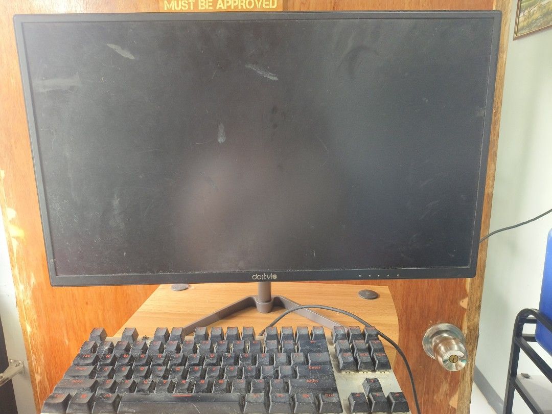 Desktops only dostyle china brand pre loved (Category: Desktops) located in Makati City. Submitted by sanchezmarygrace05 (Listing ID 1269285853, Image 3). Description: maayos at gumagana pa desktop only with free key board.