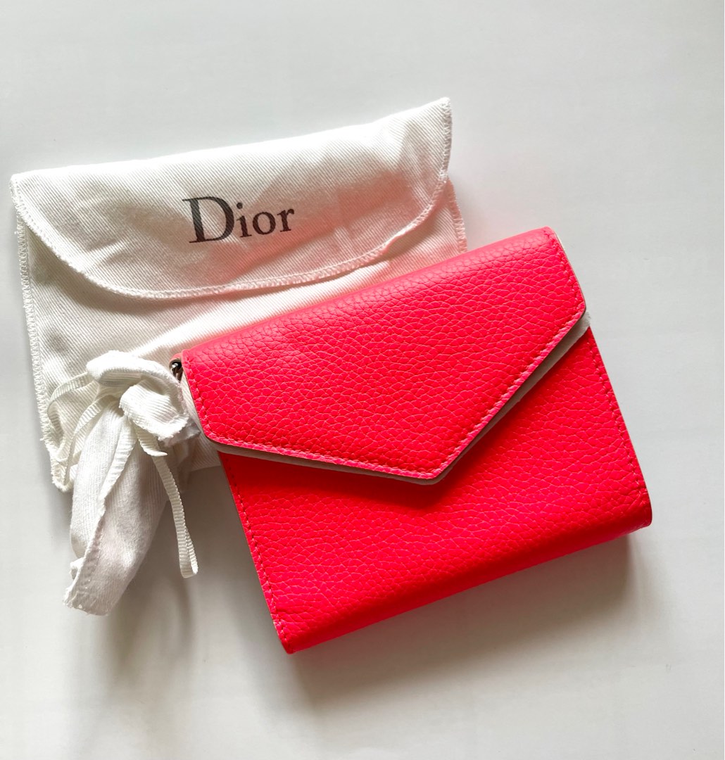 Dior Wallet in shocking pink, 名牌, 手袋及銀包 Carousell