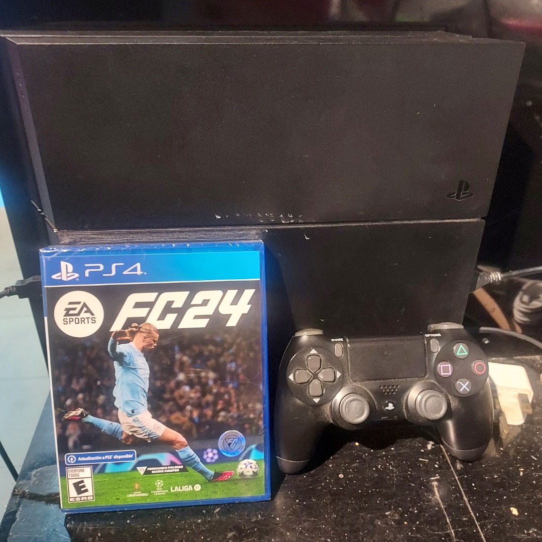 Ps4 Pro + One Controller + FIFA 24, in Wuse 2 - Video Game