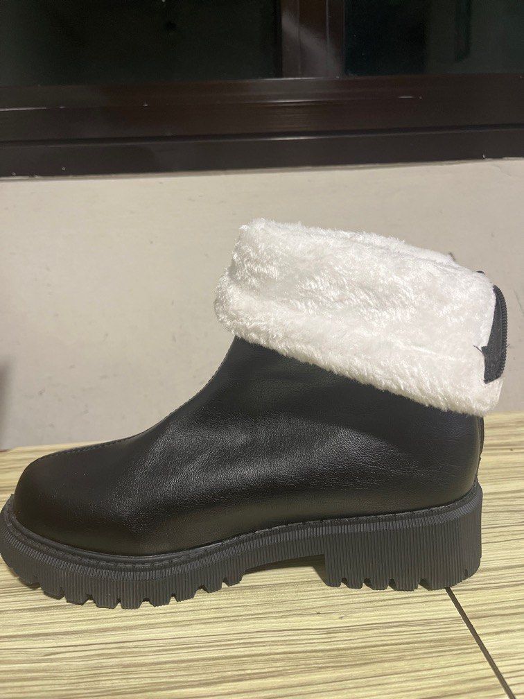 Fur lined top winter boots