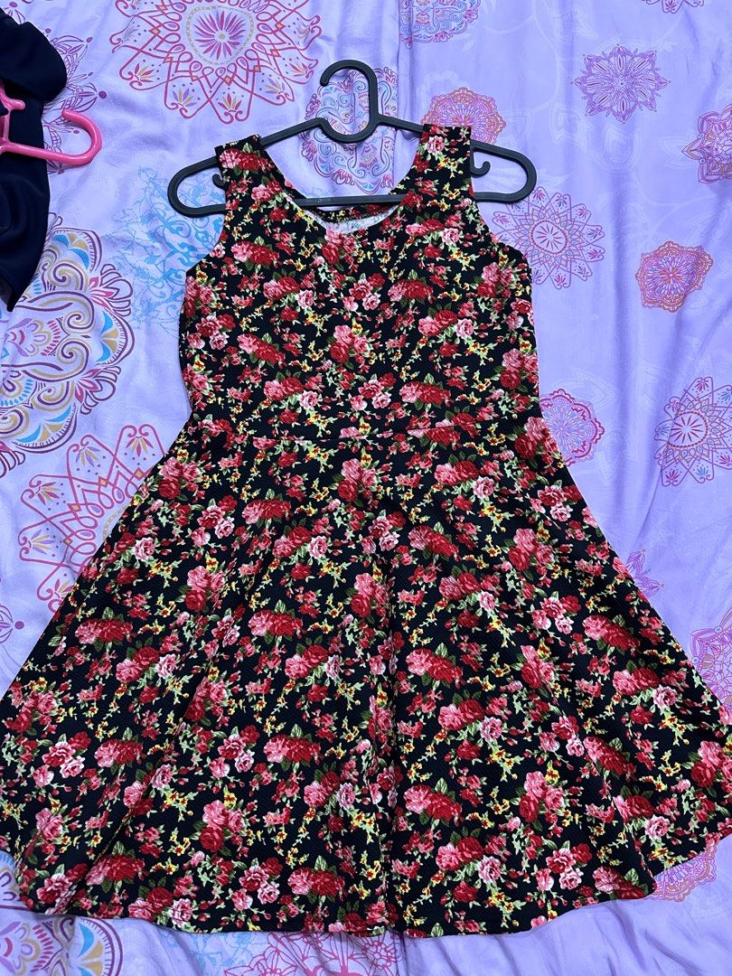 Floral Dress (Category: Babies & Kids Fashion) located in Taguig. Submitted by hapipeachy (Listing ID 1269451920, Image 1). Description: length: 29 inches 26-28 waistline.