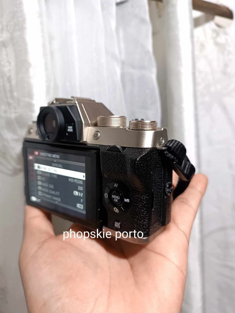 Fujifilm XT100 with kit lens WiFi touch screen 4K video, Photography