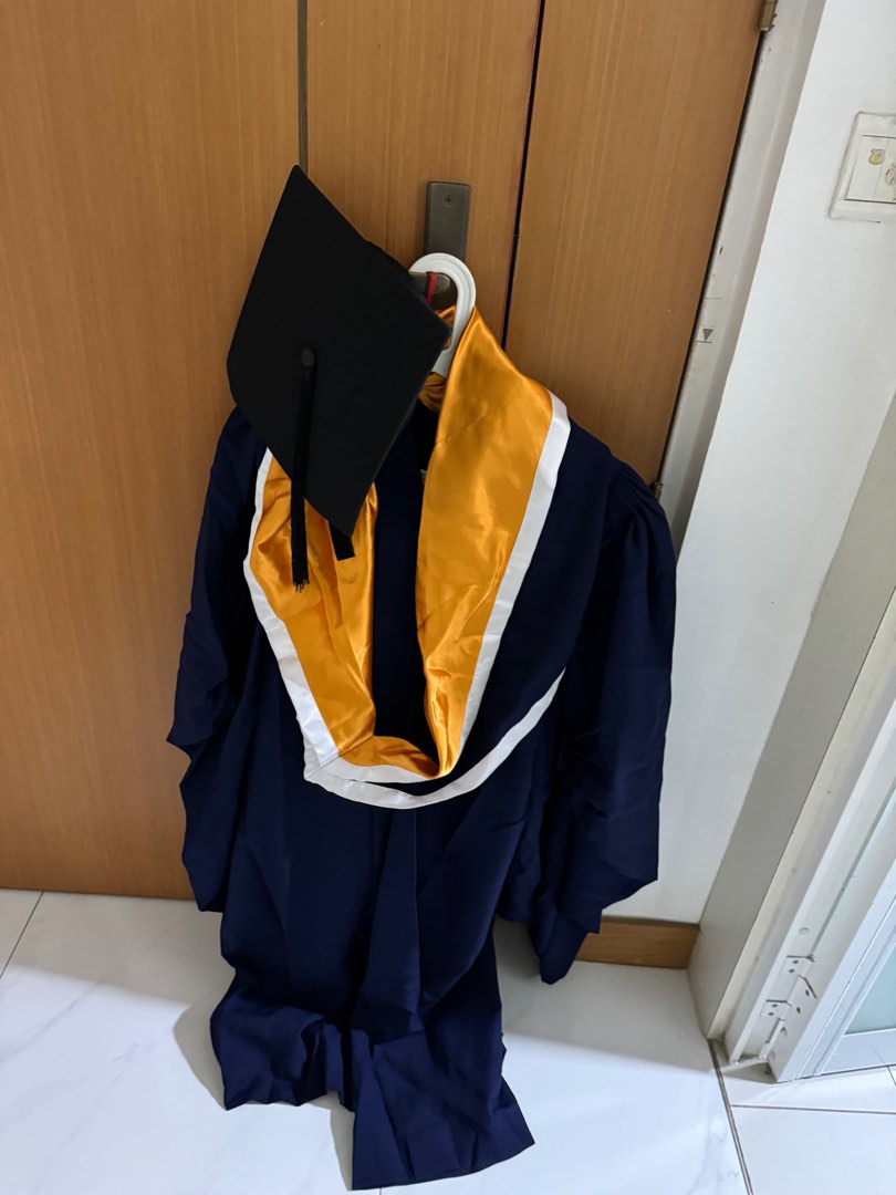 Graduation gown, Men's Fashion, Coats, Jackets and Outerwear on Carousell