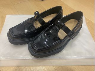 GU亮面女鞋 單釦帶 瑪莉珍鞋 樂福鞋