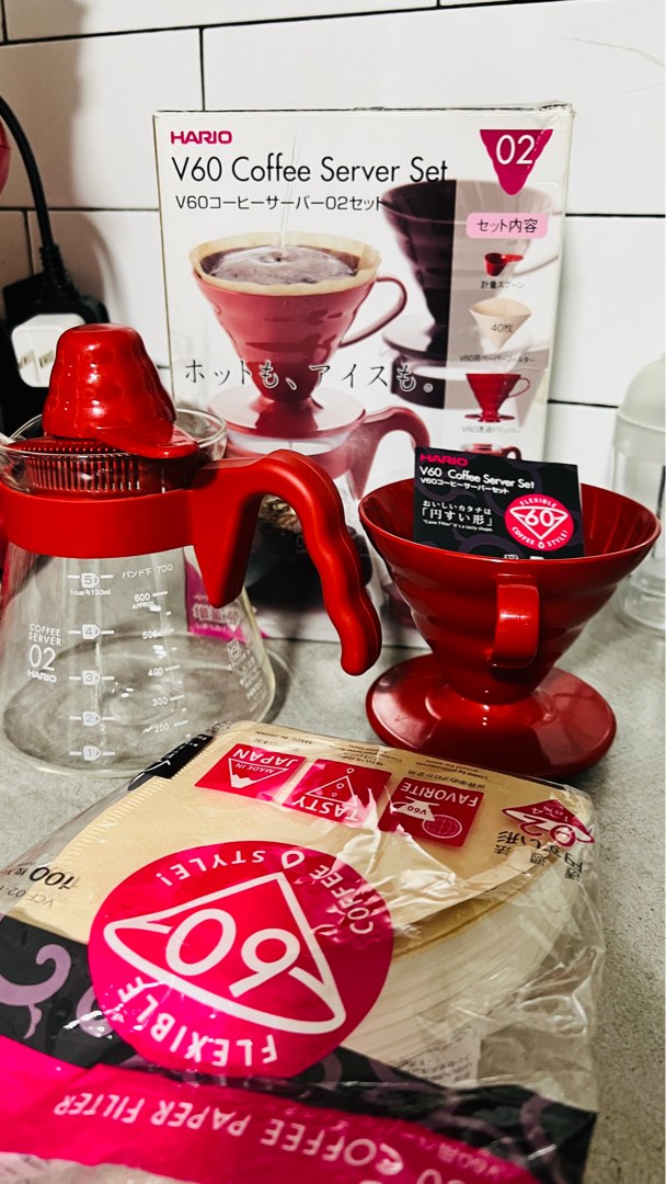 Hario V60 02 Coffee Server Set in red, TV & Home Appliances, Kitchen