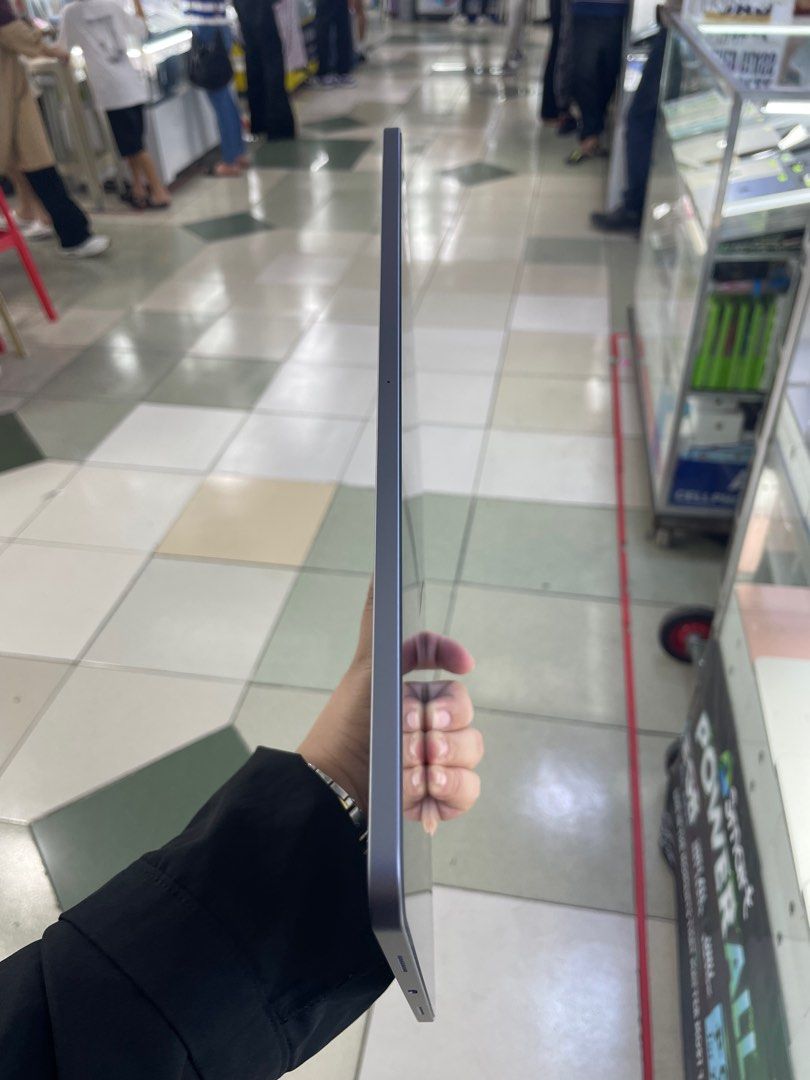 IPAD PRO 12.9 M2 (6TH GENERATION) 256GB WIFI ONLY (Category: iPad) located in Pasig City. Submitted by fairgadgetshop (Listing ID 1269346744, Image 3). Description: OPEN FOR SALE, SWAPPING OR TRADE-IN WE ARE BUYING PRELOVED OR BRANDNEW (EVEN BY BULK) ALL KINDS OF GADGET LAPTOP, IPHONES, ANDROID SMARTPHONES, APPLE WATCH, IPAD ETC. MESSAGE US FOR MORE INFO.✨🧡 (RFS: BUY & SELL) Selling Preloved: IPAD PRO 12.9 M2 (6TH GENERATION) WIFI ONLY NO ISSUE 