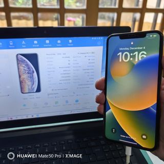 IPhone xs max 256gb factory unlocked new bat