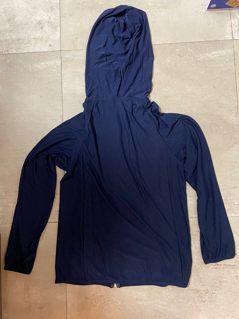Jacket (Category: Coats, Jackets and Outerwear) located in Singapore. Submitted by hdchan (Listing ID 1269318469, Image 3). Description: .