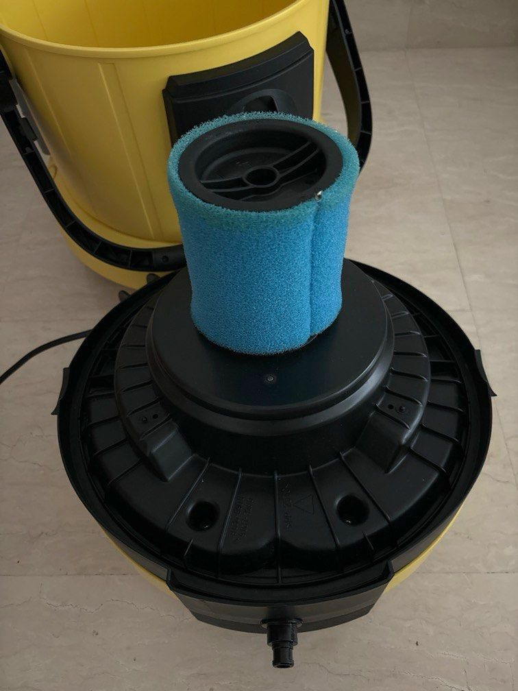 Karcher SE4001 Spray Extraction Vacuum Cleaner w Upholstery Spray