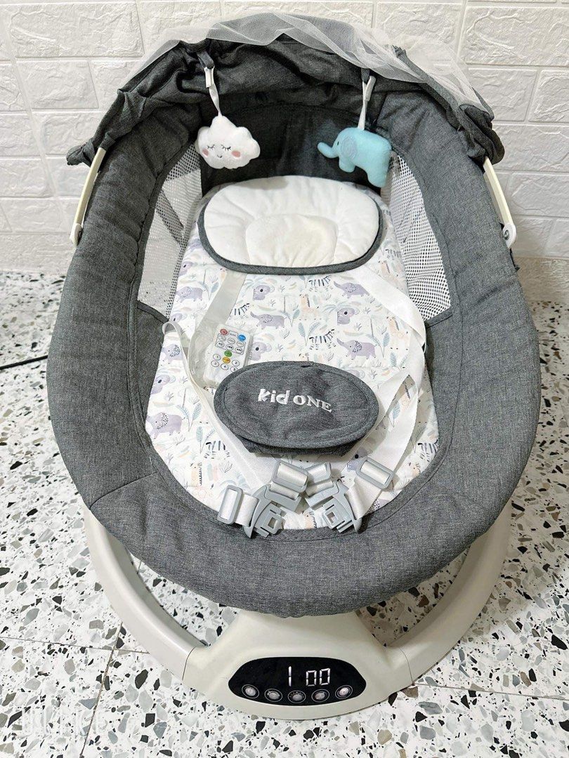 Kidone electric swing and bed carrier bundle, Babies & Kids, Baby