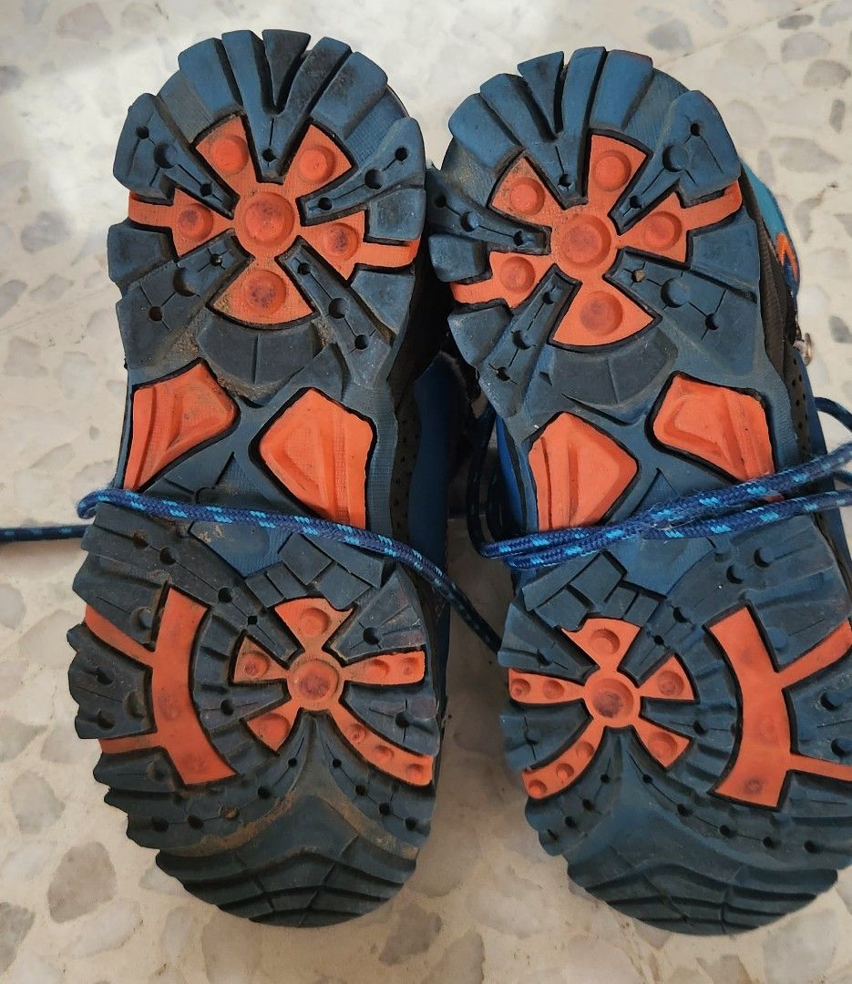 Kids Hiking Boots EUR size 35 Full ankle protection Sports