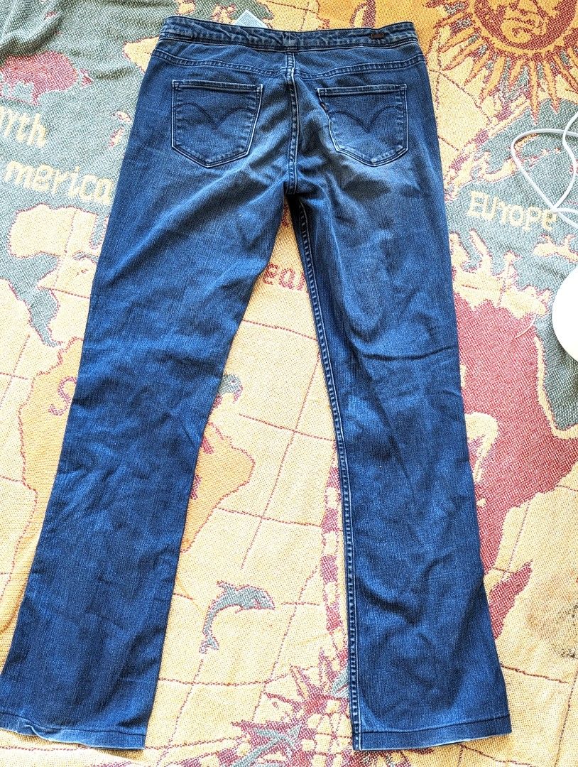 Levi demi curve bootcut on sale