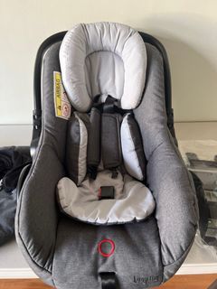 Looping Squizz Carseat with Stroller adapter with blanket cover and sun shade