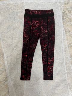 Lululemon capri yoga pants size6