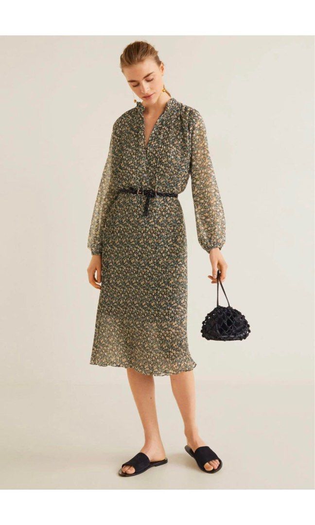 Mango Pleated Floral Dress Women s Fashion Dresses Sets Dresses on Carousell