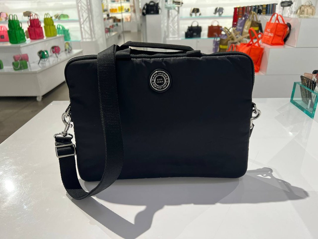 Marc Jacobs Laptop Bag, Luxury, Bags & Wallets on Carousell