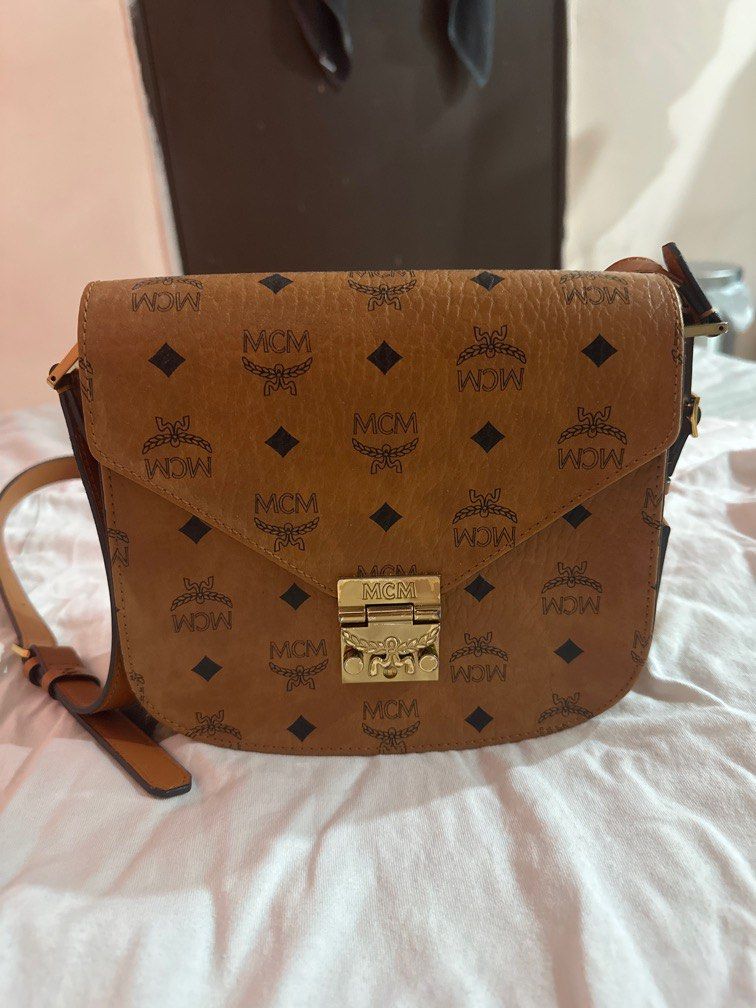 Mcm cross clearance shoulder bag