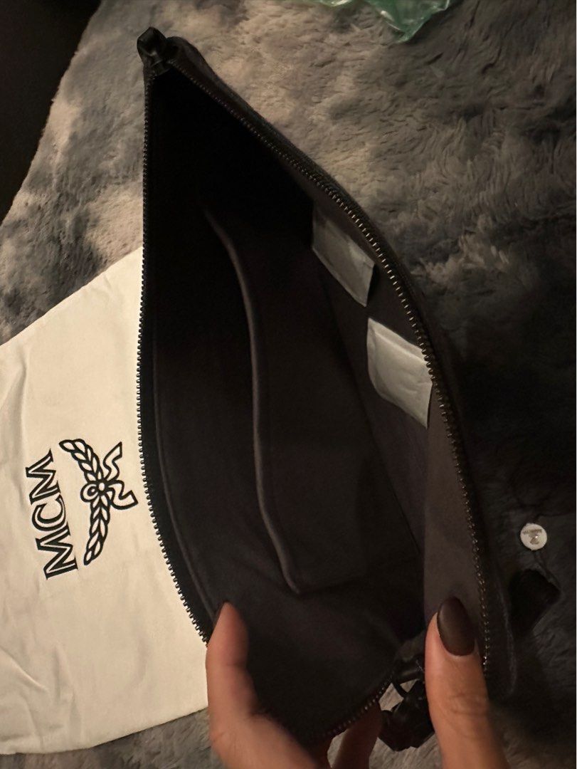 Mcm wristlet pouch hotsell