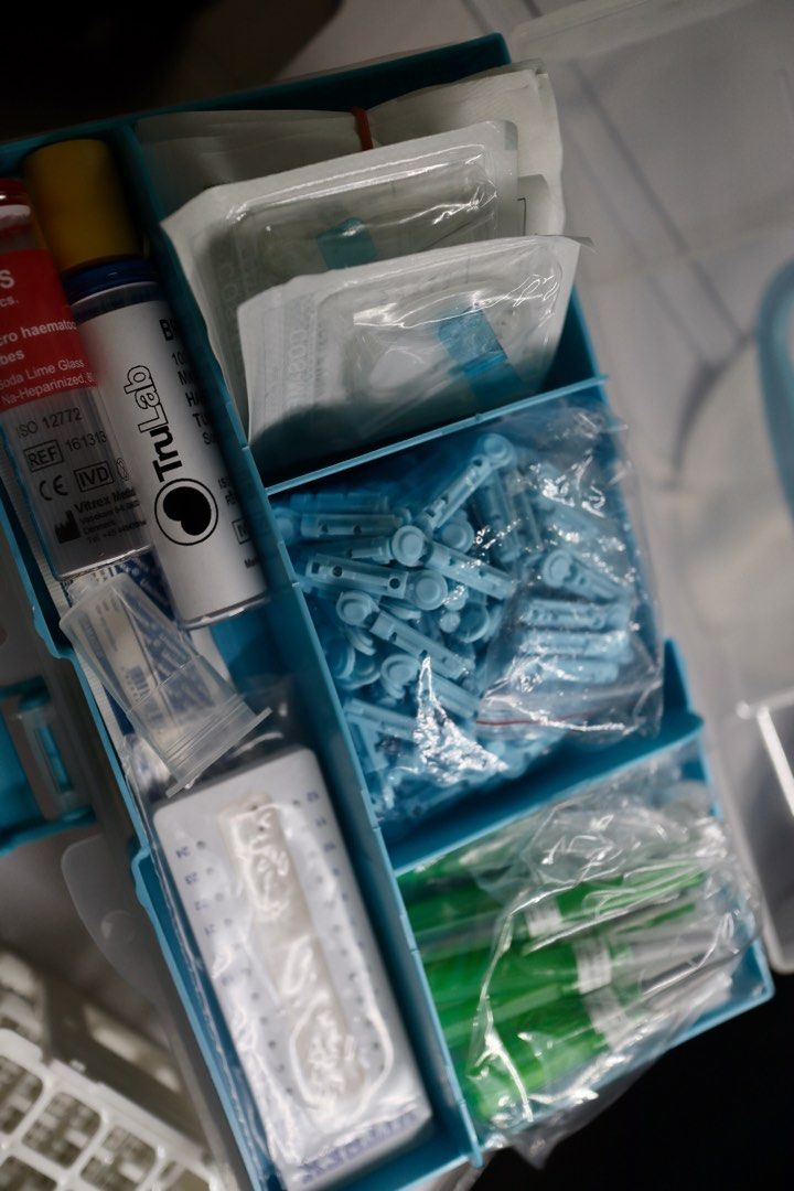 Medtech Phlebotomy Kit (Syringe, Test Tube, etc), Health & Nutrition ...