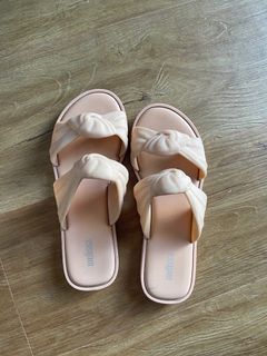 Melissa light pink slides