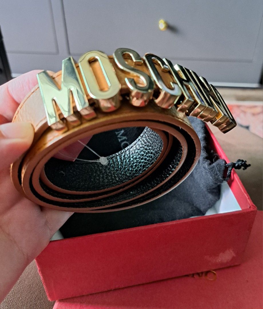 Moschino belt shop fake vs real