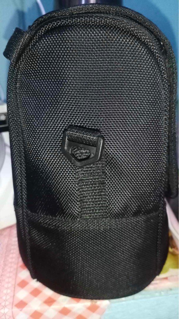Nikon CL-M3 soft lens bag (Category: Camera Bags & Carriers) located in Paranaque City. Submitted by lhil24 (Listing ID 1269473786, Image 2). Description: Nikon CL-M3 soft lens bag with strap - - never been used - rush decluttering - PM - Parañaque po ako.