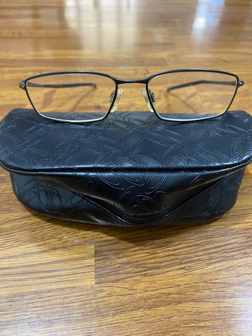 Oakley capacitor frames top