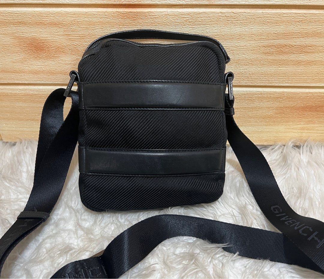 Givenchy sling bag hotsell men
