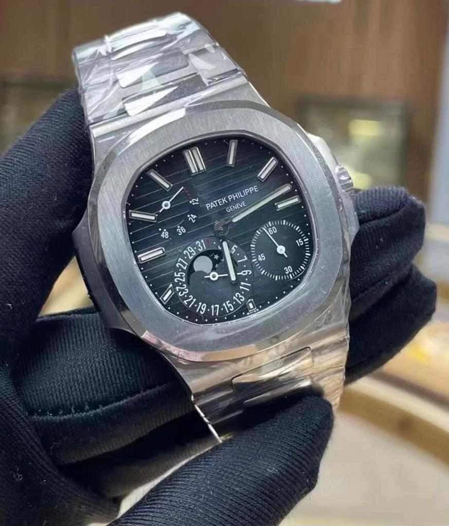 PATEK PHILIPPE 2021 Nautilus 5712 (Category: Luxury Watches) located in Pasig City. Submitted by Watchaholics (Listing ID 1269452499, Image 1). Description: PATEK PHILIPPE 2021 Nautilus 5712 -Ref 5712 -Moon phase with power reserve indicator -Blue dial -Stainless steel -Sapphire crystal case back -9.8/10 condition ( almost brand new condition) -Complete full set For 9.2M You may DM or contact @ 09615077138 Thanks admin😉.