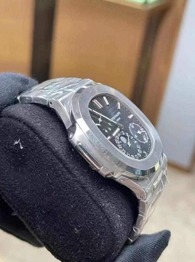 PATEK PHILIPPE 2021 Nautilus 5712 (Category: Luxury Watches) located in Pasig City. Submitted by Watchaholics (Listing ID 1269452499, Image 3). Description: PATEK PHILIPPE 2021 Nautilus 5712 -Ref 5712 -Moon phase with power reserve indicator -Blue dial -Stainless steel -Sapphire crystal case back -9.8/10 condition ( almost brand new condition) -Complete full set For 9.2M You may DM or contact @ 09615077138 Thanks admin😉.