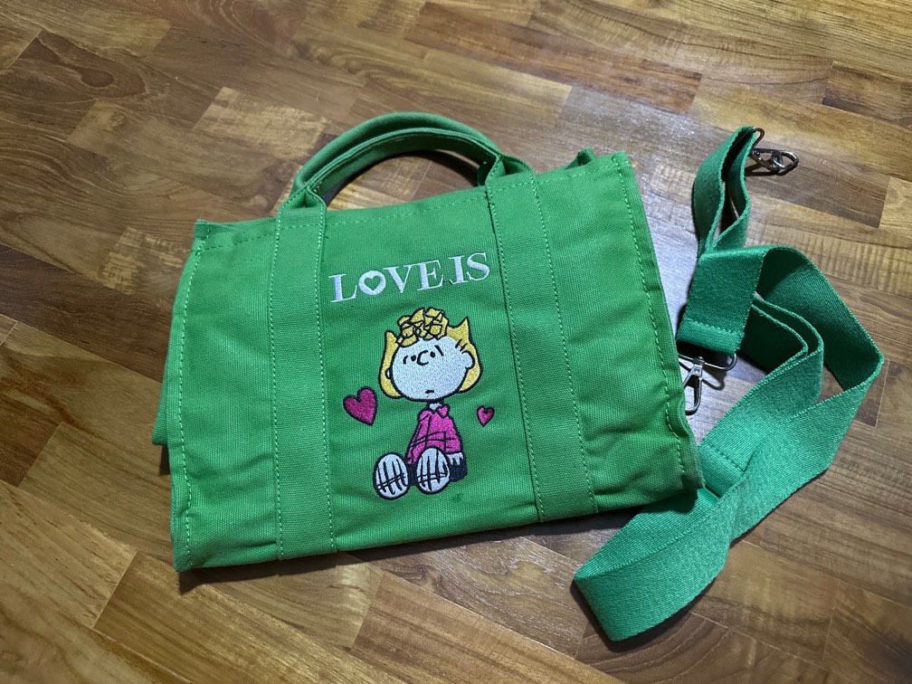 Peanuts A4 size cross body bag from Korea, Women's Fashion, Bags