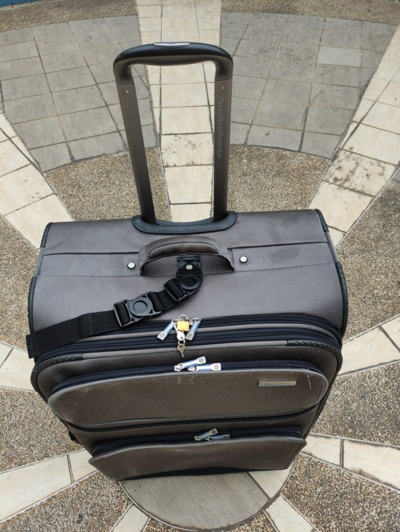 Perry Ellis Portfolio 2 Roller Wheels 28 Inches Expandable Travel Luggage With Free Padlock