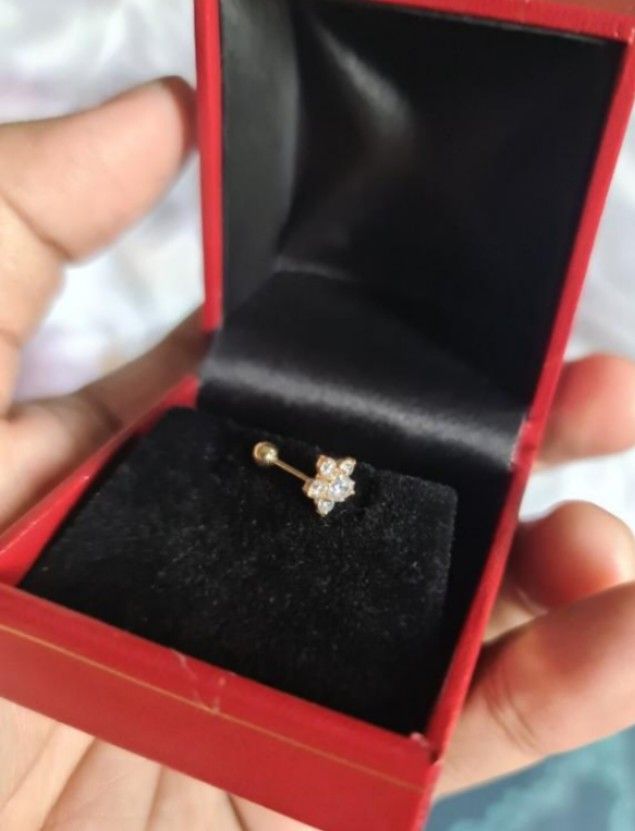 Poinsettia solid gold (Category: Earrings) located in Cavite. Submitted by oye21 (Listing ID 1269318433, Image 3). Description: 14k yg Cz crystal Screwback ball lock Sold as piece -Already onhand -No to swap, cash only -Shipping fee shouldered by the buyer - Payment first MOP: BDO or Gcash only MOD: lalamove / Grab/ LBC Thank you!.