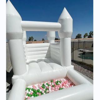 Preloved PVC White inflatable bouncehouse Castle with ballpit
