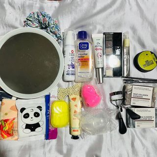 SALEE ‼️ WITH FREEBIES! TAKE ALL BUNDLE MAKEUP SKINCARE MIRROR WITH LIGHT