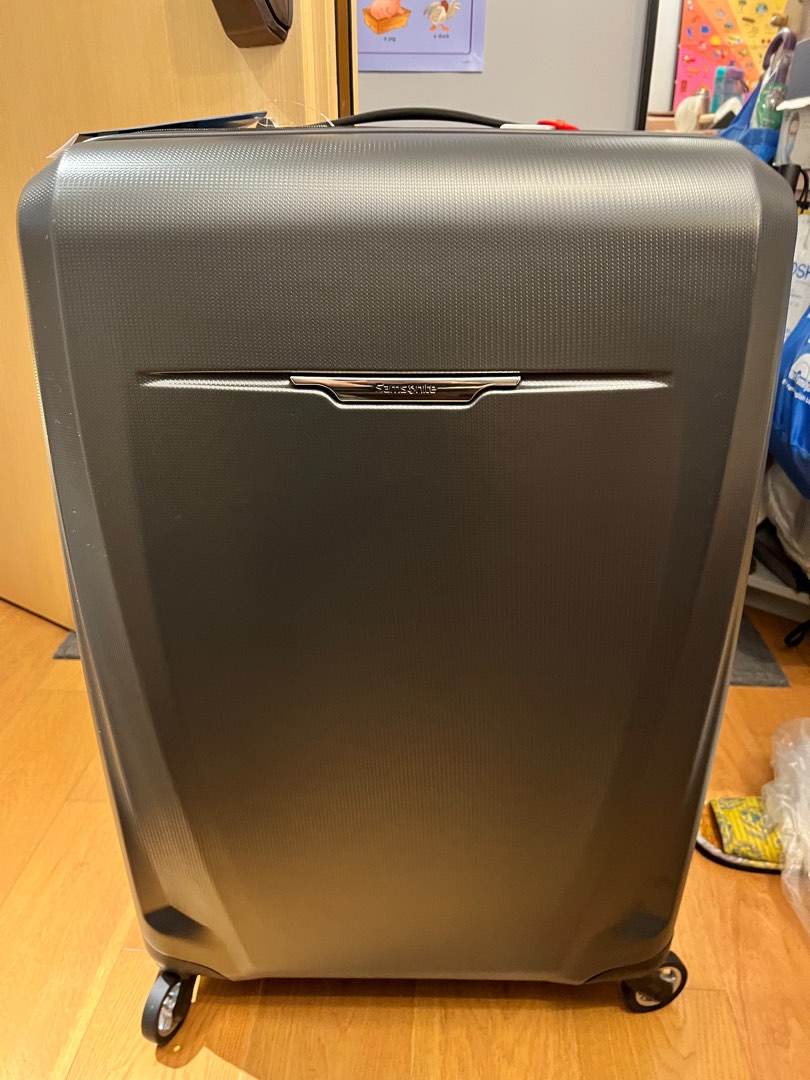 Samsonite Winfield 3 DLX Hardside Luggage with Spinners,20 Inch Black