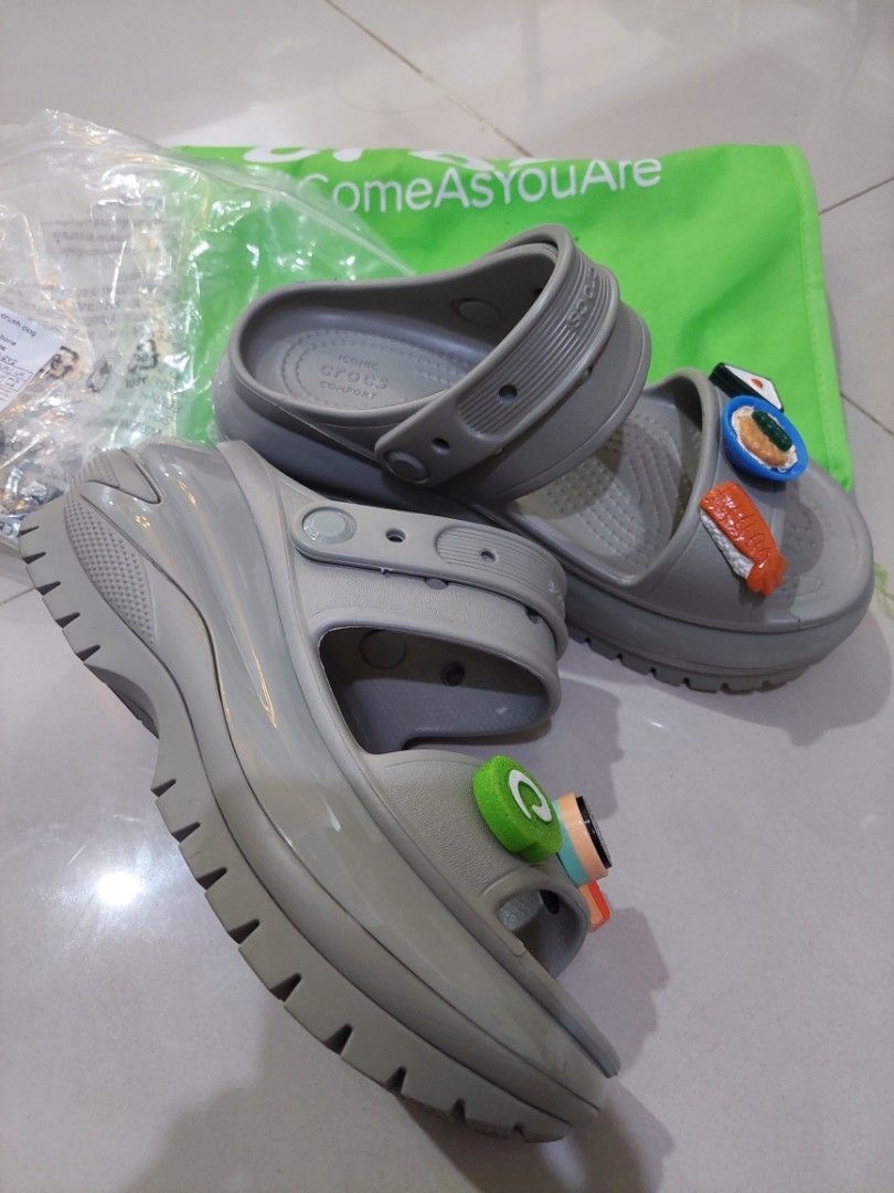 Harga sandal crocs original outlet