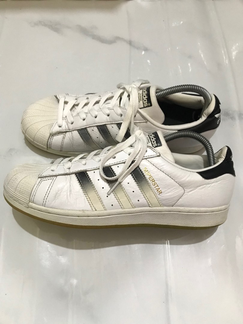 Gambar sepatu adidas superstar hot sale
