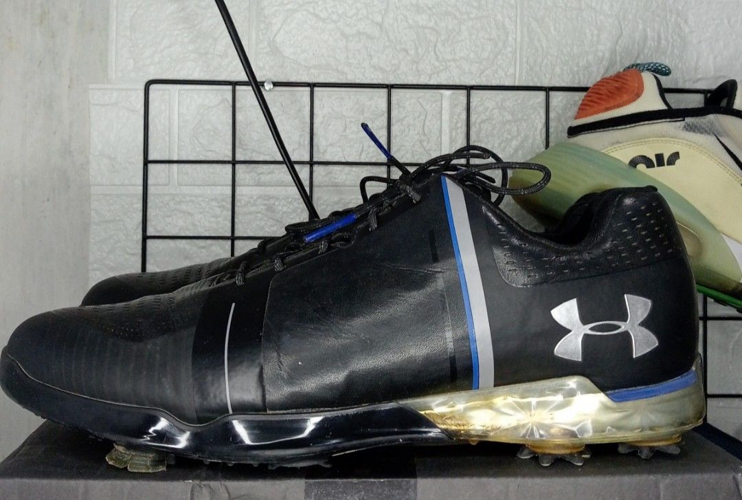 Sepatu golf on sale under armour