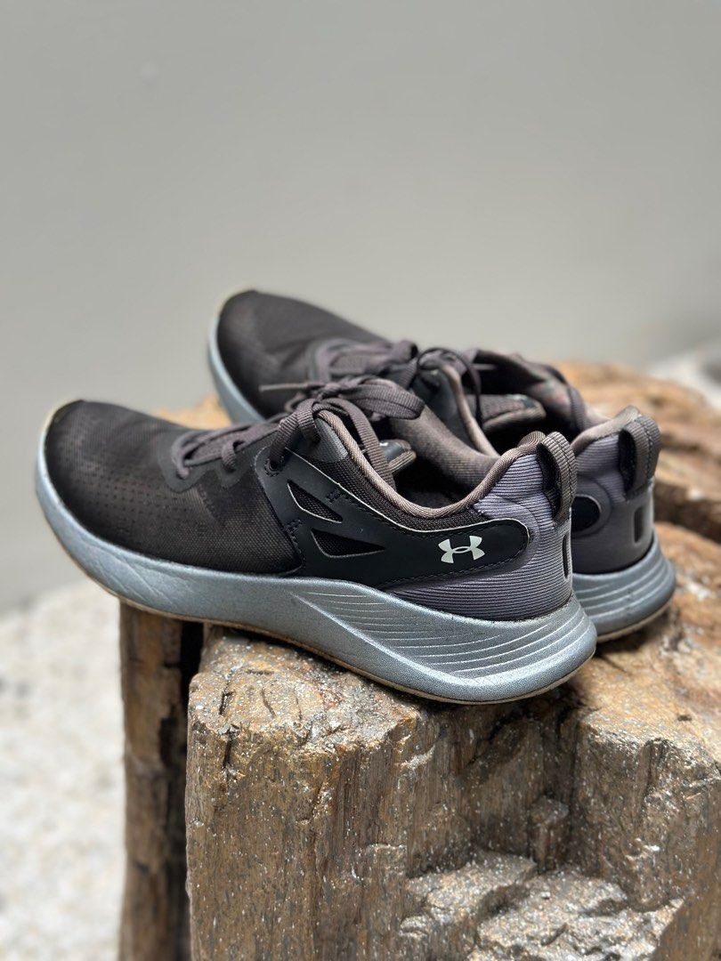 Sepatu gym sale under armour
