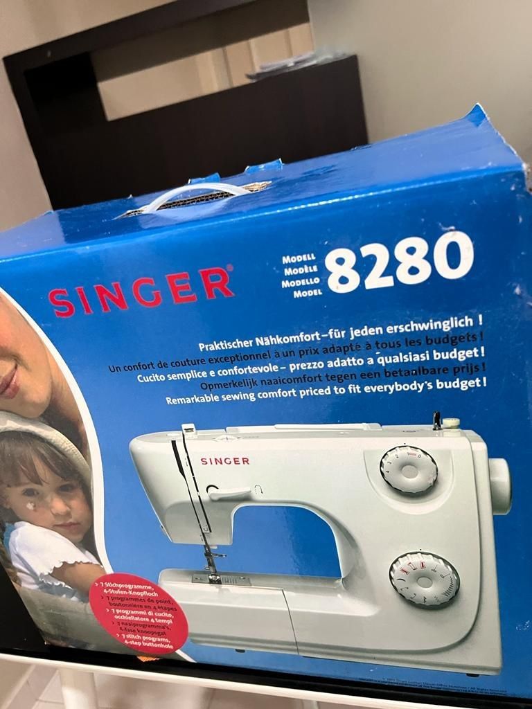 Singer sewing machine model 8280, TV & Home Appliances, Other Home