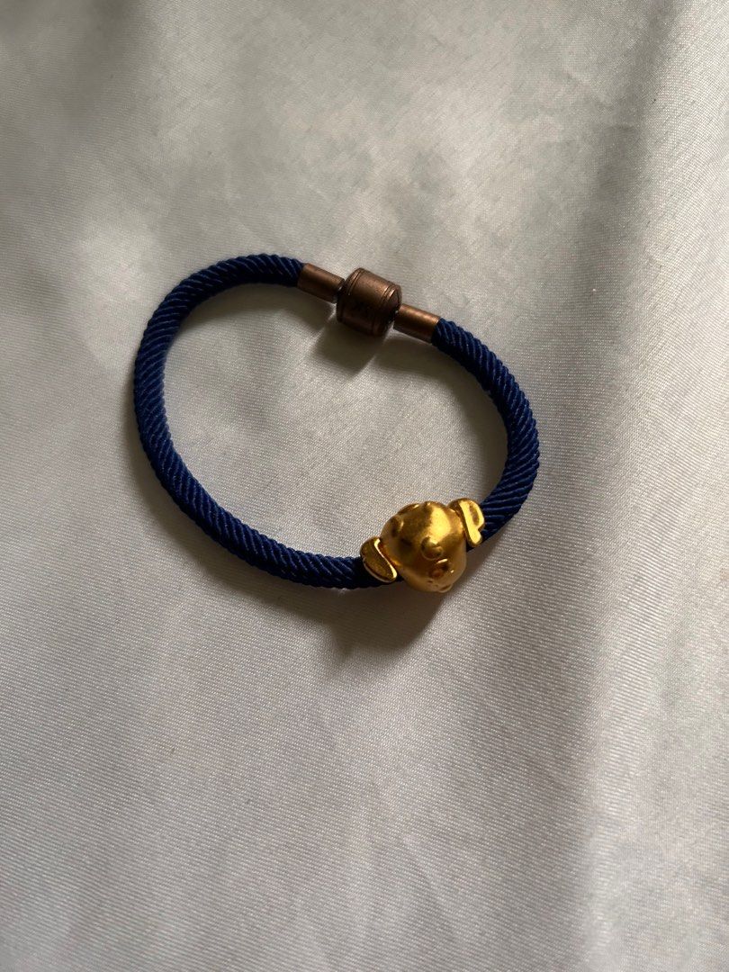 Sk shop gold charm