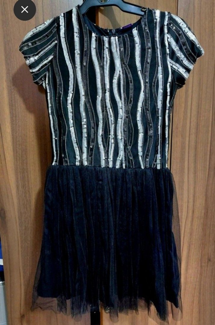 Soiree (SM brand) (Category: Dresses) located in Cainta. Submitted by nahgr (Listing ID 1269406769, Image 3). Description: beige only used once for prenup. black washed but not used fits small.